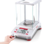 Technologická váha Adventurer Precision 220g - 8200g s IK - Image 2